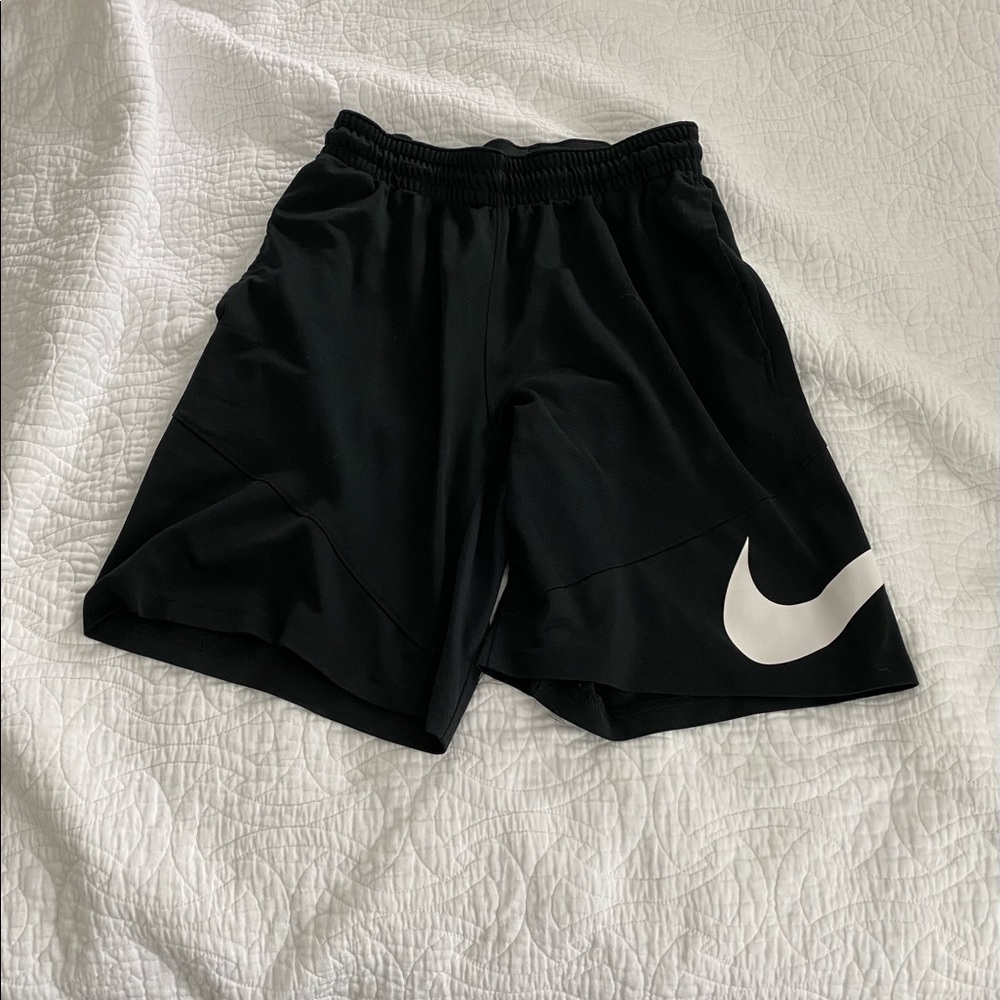 Nike shorts men’s with pockets